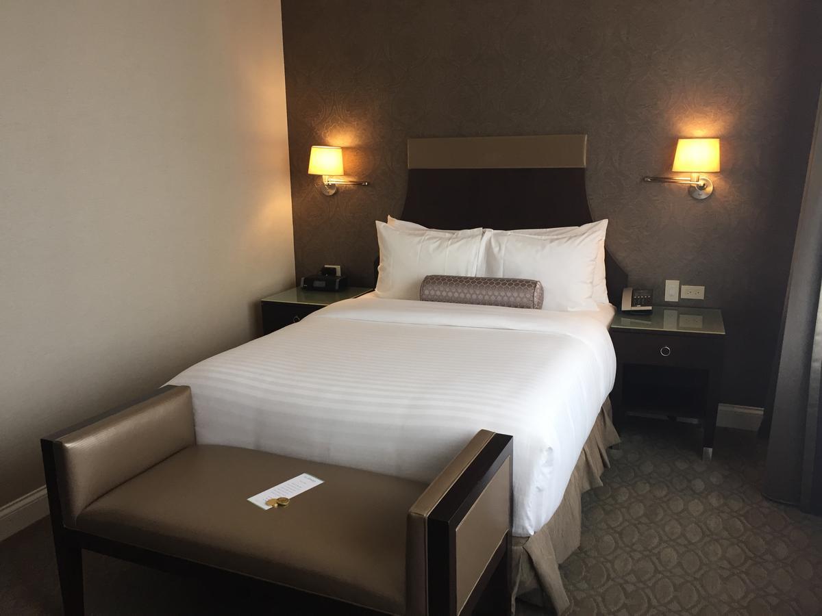 La Banque Hotel Homewood Bagian luar foto