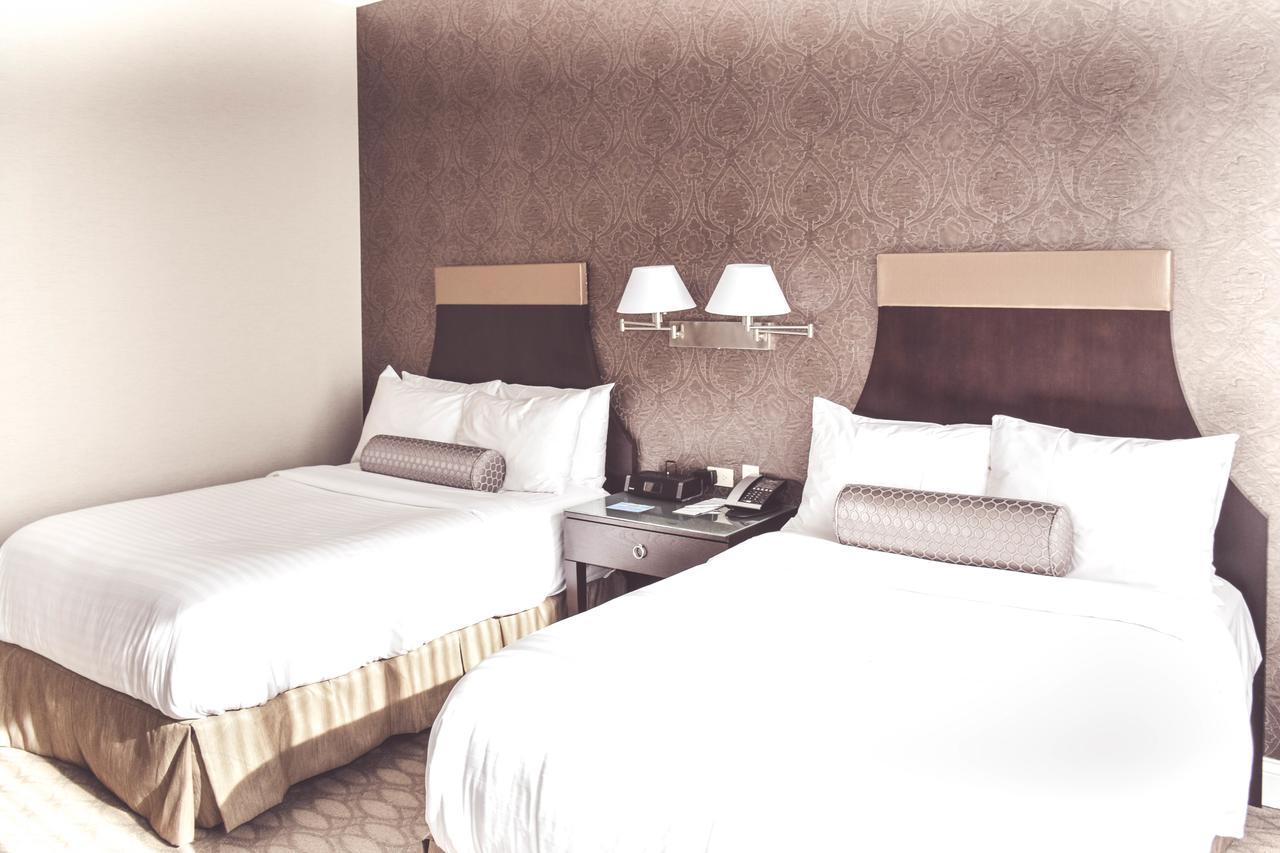 La Banque Hotel Homewood Bagian luar foto