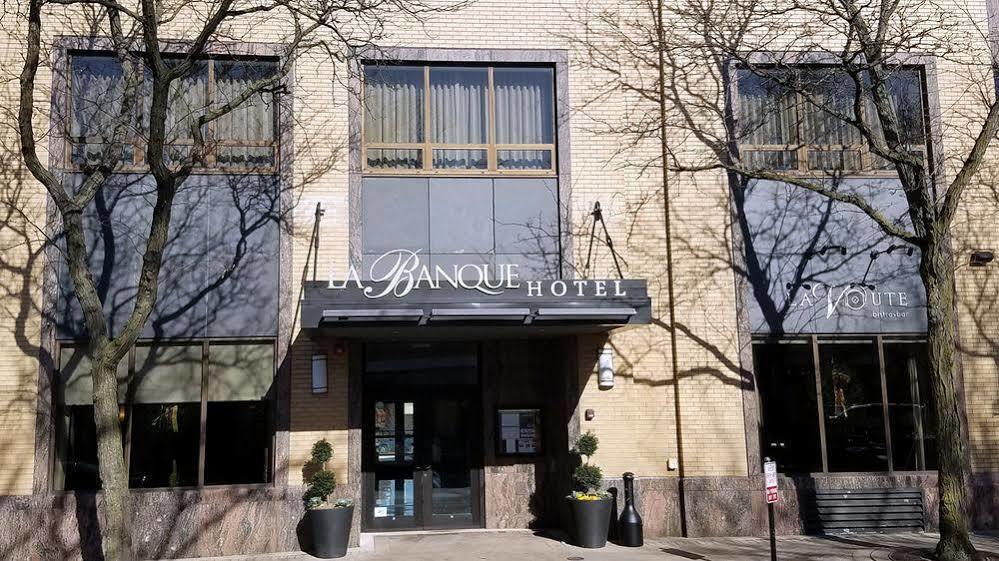 La Banque Hotel Homewood Bagian luar foto