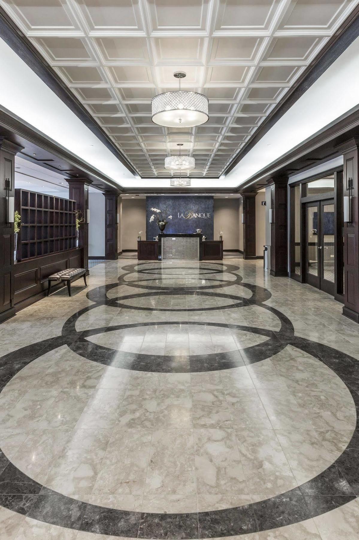 La Banque Hotel Homewood Bagian luar foto